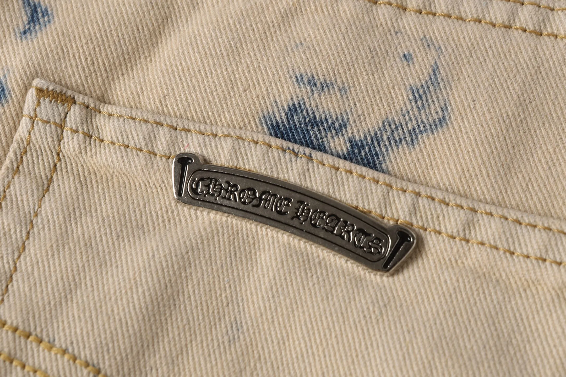 P310 Cross-border model, please do not place an order if you are pursuing quality - Chrome Hearts/Chrome Heart Cross ✝️ Heavy duty washed jeans, trousers and casual pants with leather embroidery - High weight, high density and high quality. The wool is soft, delicate and skin-friendly. Soft and silky to the touch. Warmth and skin-friendly. - Custom-woven and dyed with no color difference. No matter the fabric or workmanship details, it beats the ordinary version on the market - Hardware zipper accessories are all customized, full of details - Color: Tie-dye -Size: 28 30 32 34 36